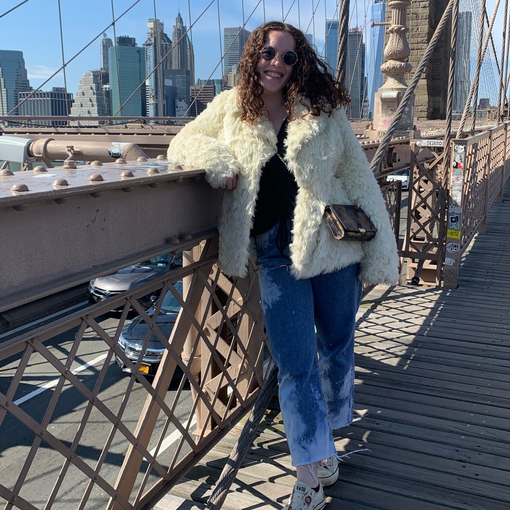 Meet your Posher, Elyssa